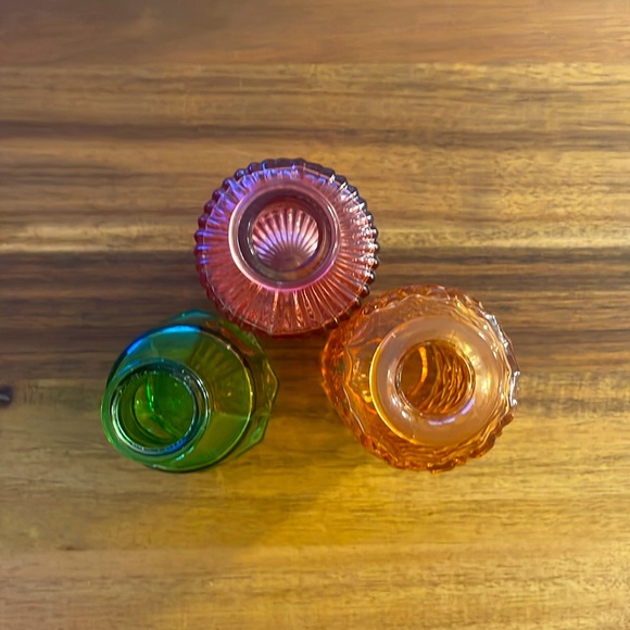 Set of 3 vintage style glass bud vases - green, orange, and red/pink - Picture 3 of 3